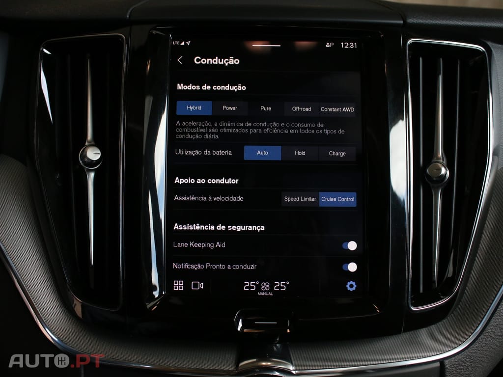 Volvo XC60 2.0 T6 PHEV Plus Dark AWD