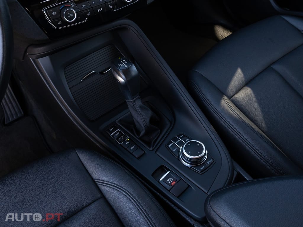 BMW X1 xDrive25e Advantage — fotografia 21