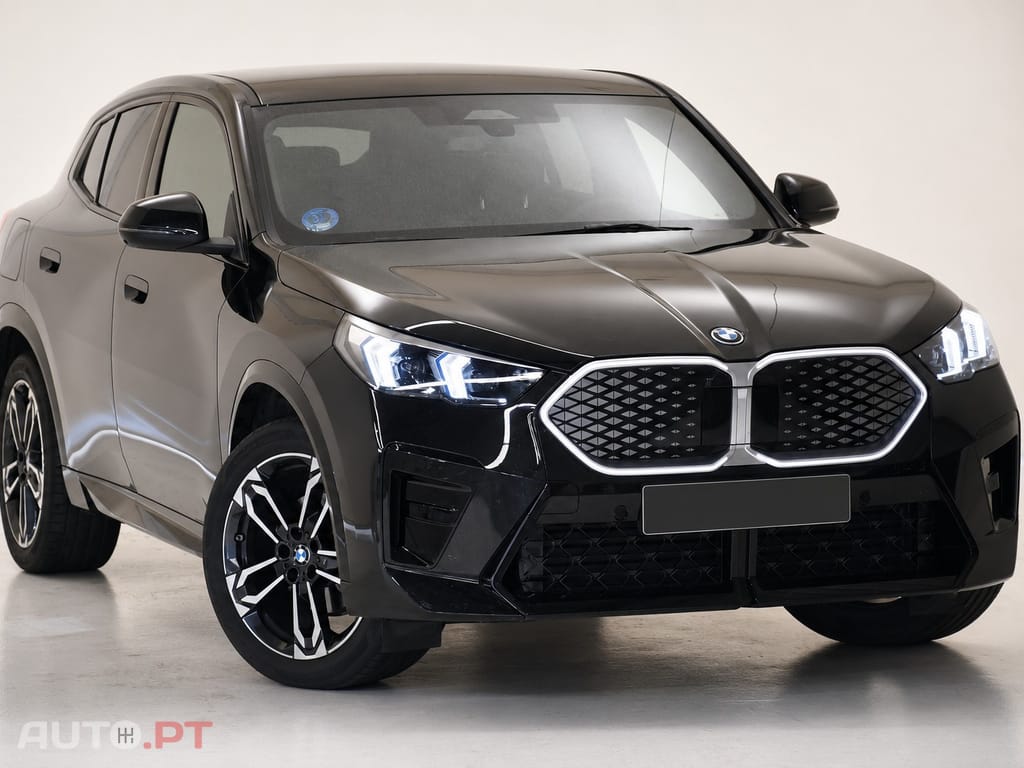 BMW iX2 eDrive20 Pack Desportivo M Pro