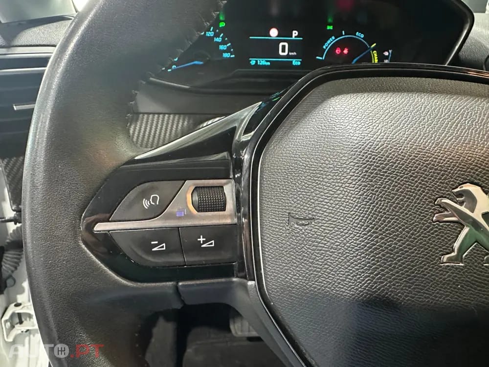 Peugeot E-208 50 kWh Style