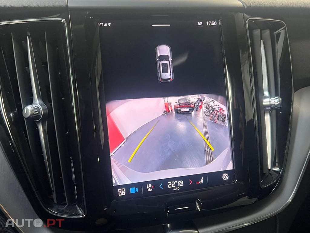 Volvo XC60 2.0 T6 350 AWD PHEV Core Auto