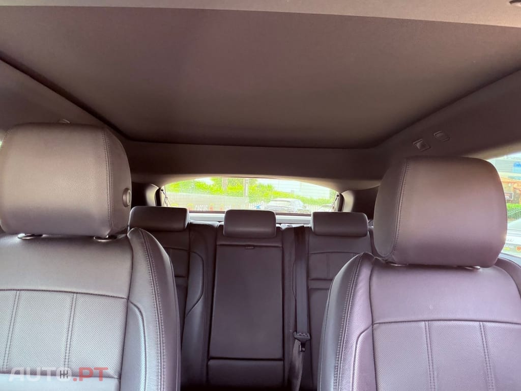 Land Rover Range Rover 1.5 P300e AWD R-Dynamic Auto