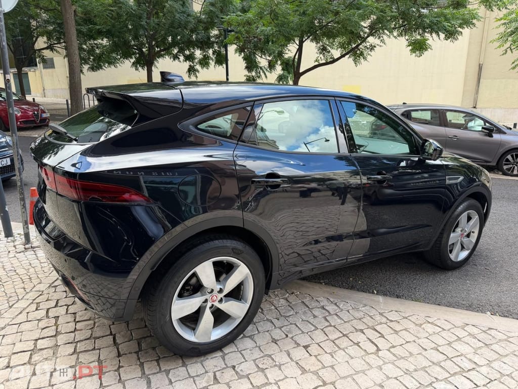 Jaguar E-Pace 2.0 i4 R-Dynamic HSE AWD Aut.