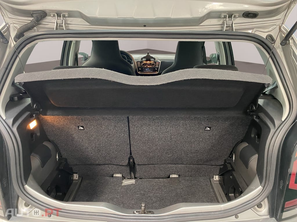 Volkswagen Up! Outro