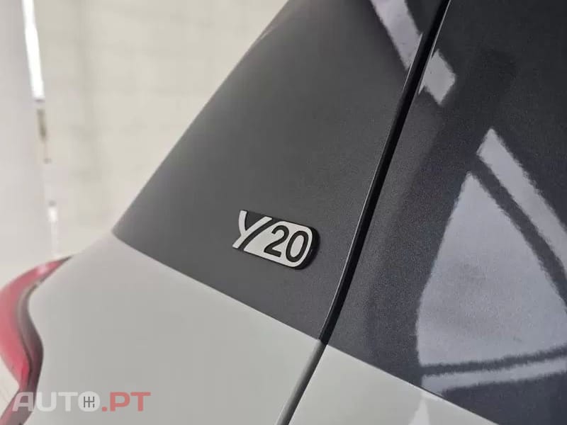 Toyota Yaris 1.5 HSD 20 Anos