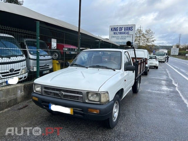 Toyota Hilux 2.4D 3 Lugares