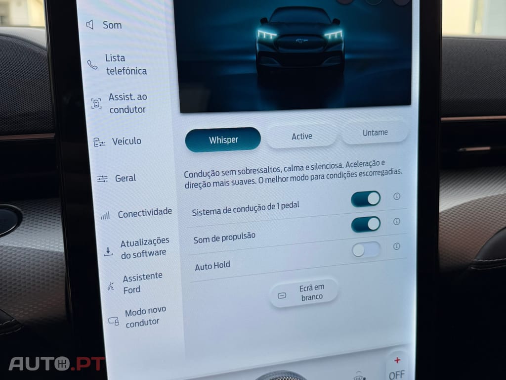 Ford Mustang Mach-E Standard • 75,7 kWh • 294 CV