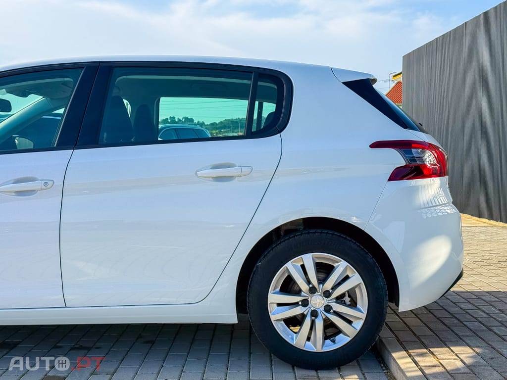 Peugeot 308 1.5 BlueHDi Business Line