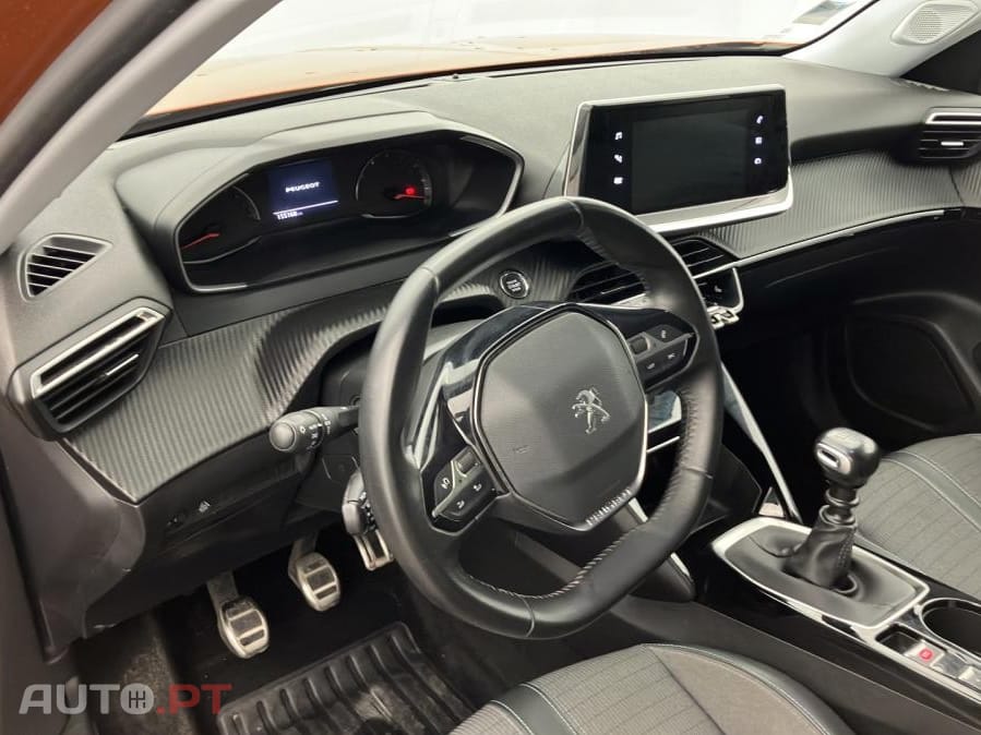 Peugeot 2008 1.5 BlueHDi Allure Pack