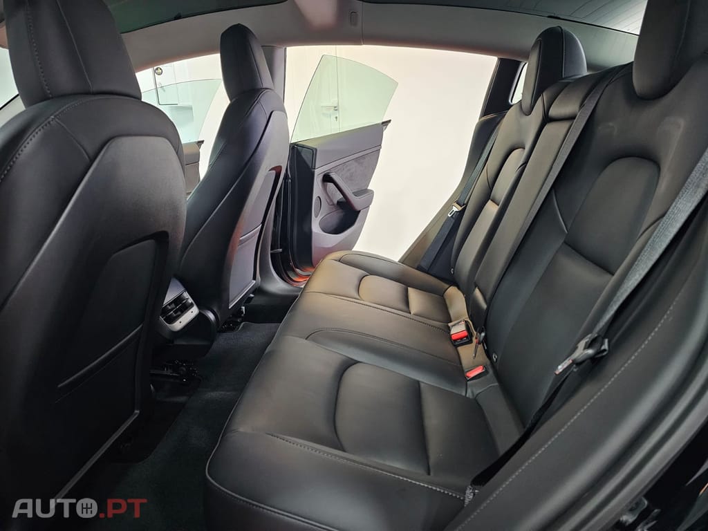 Tesla Model 3 Standard Range Plus RWD