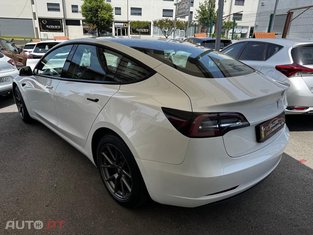 Tesla Model 3 Standard Range Plus RWD