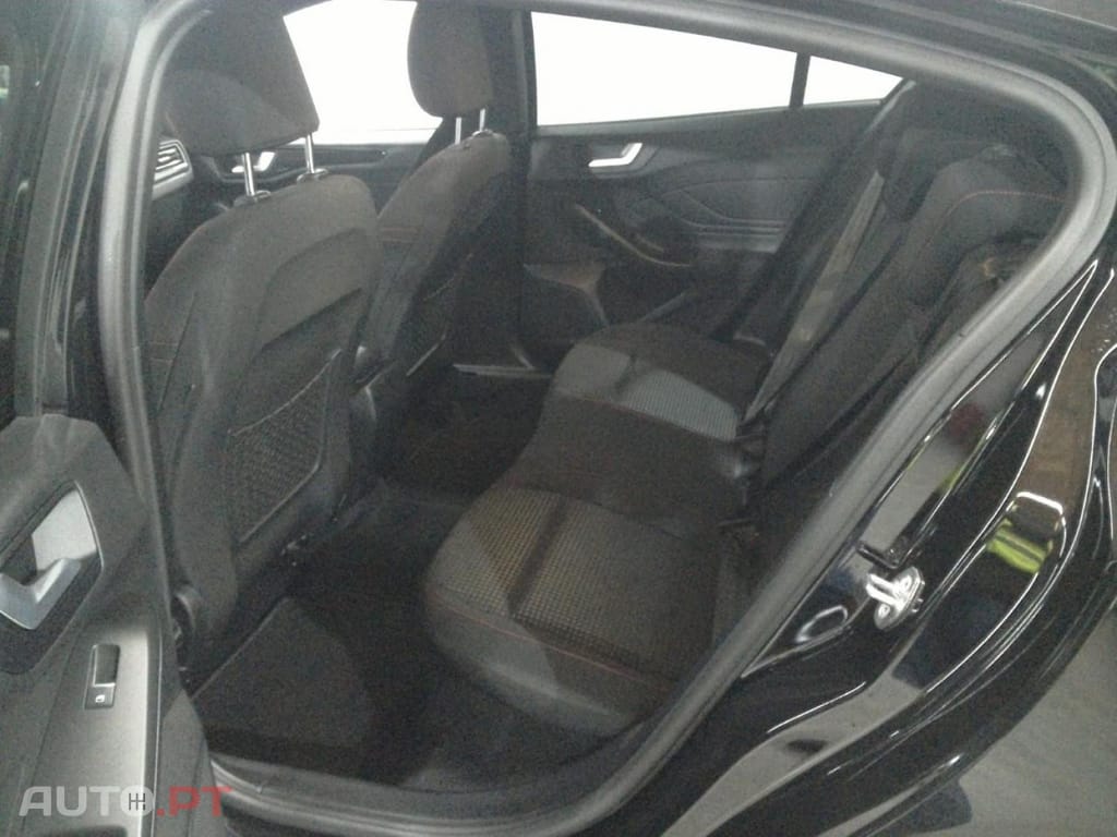 Ford Focus 1.0 EcoBoost MHEV ST-Line