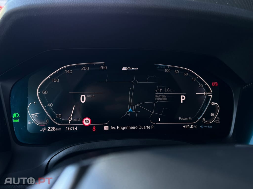 BMW 330 e Touring Auto