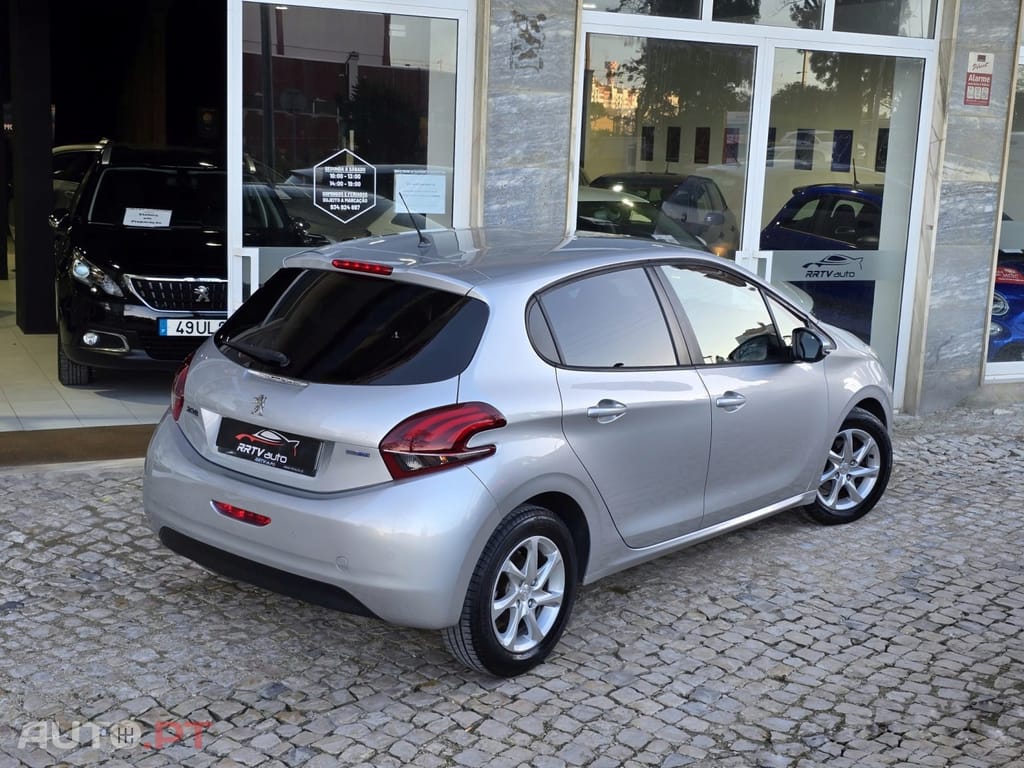 Peugeot 208 1.6 BlueHDi Style