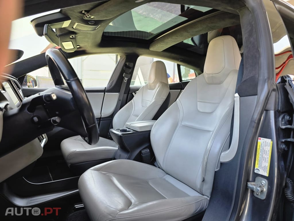 Tesla Model S 85D