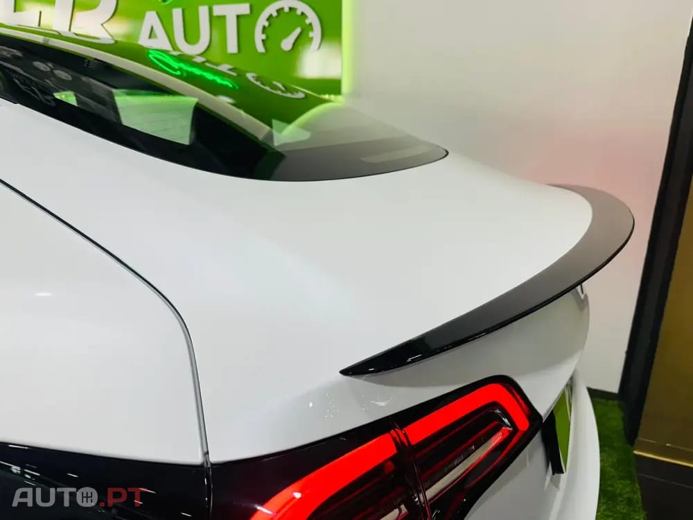 Tesla Model 3 Standard Range Plus RWD