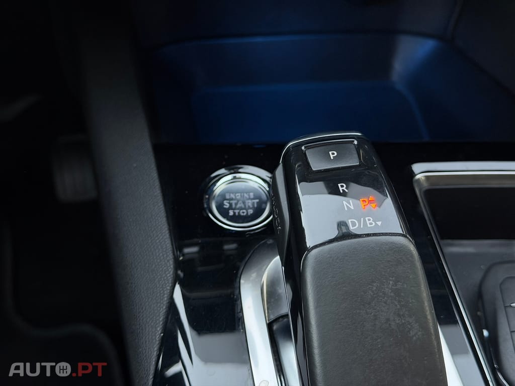 Peugeot 3008 1.6 Hybrid Allure e-EAT8