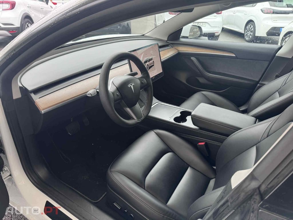 Tesla Model 3 Standard Range Plus RWD