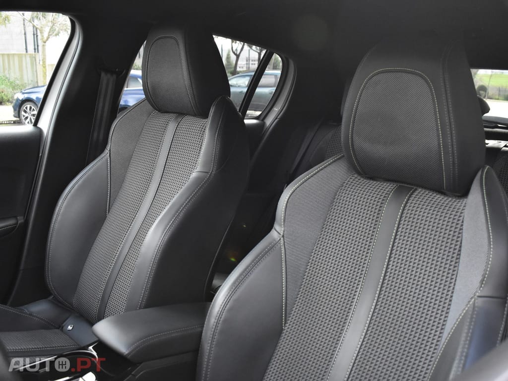 Peugeot E-208 50 kWh GT