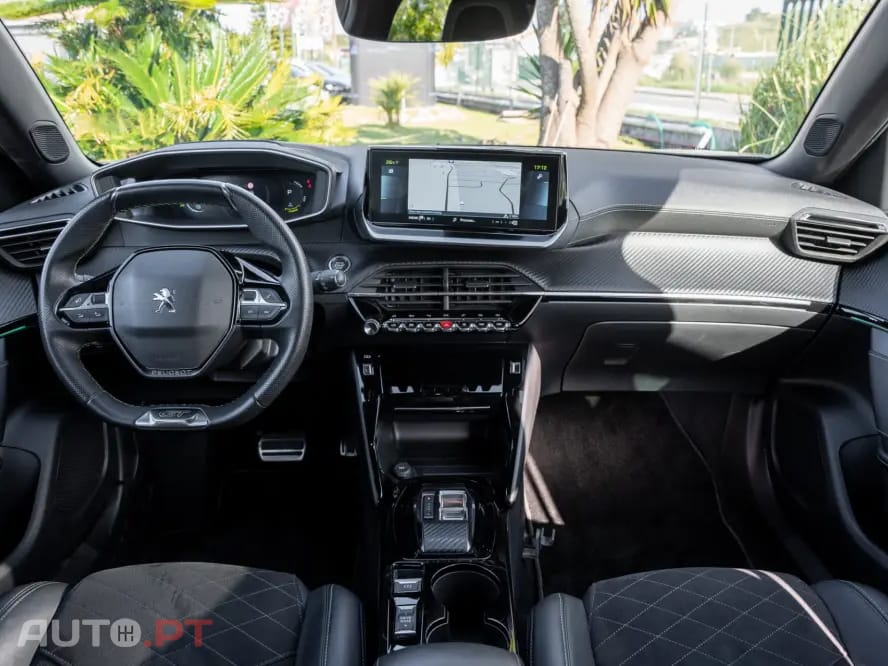 Peugeot E-2008 50 kWh GT