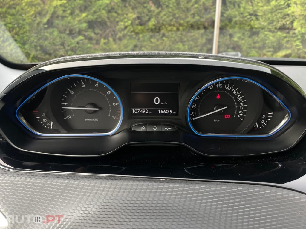 Peugeot 2008 1.2 PureTech Allure