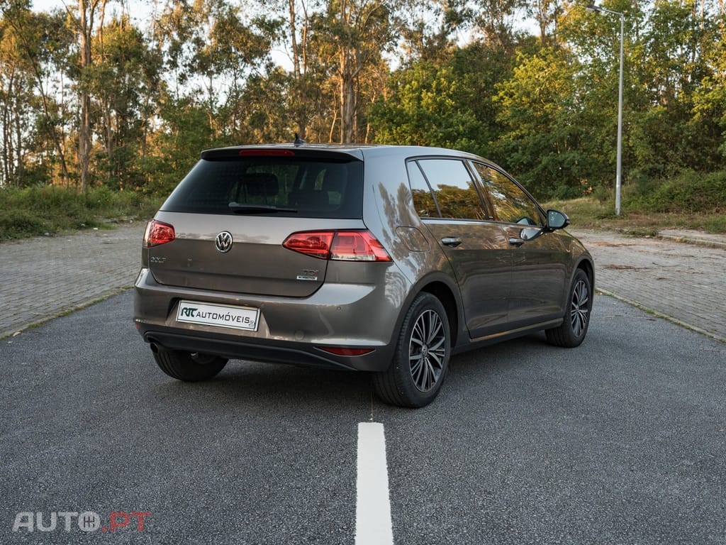 Volkswagen Golf 1.6 TDi BlueMotion Confortline