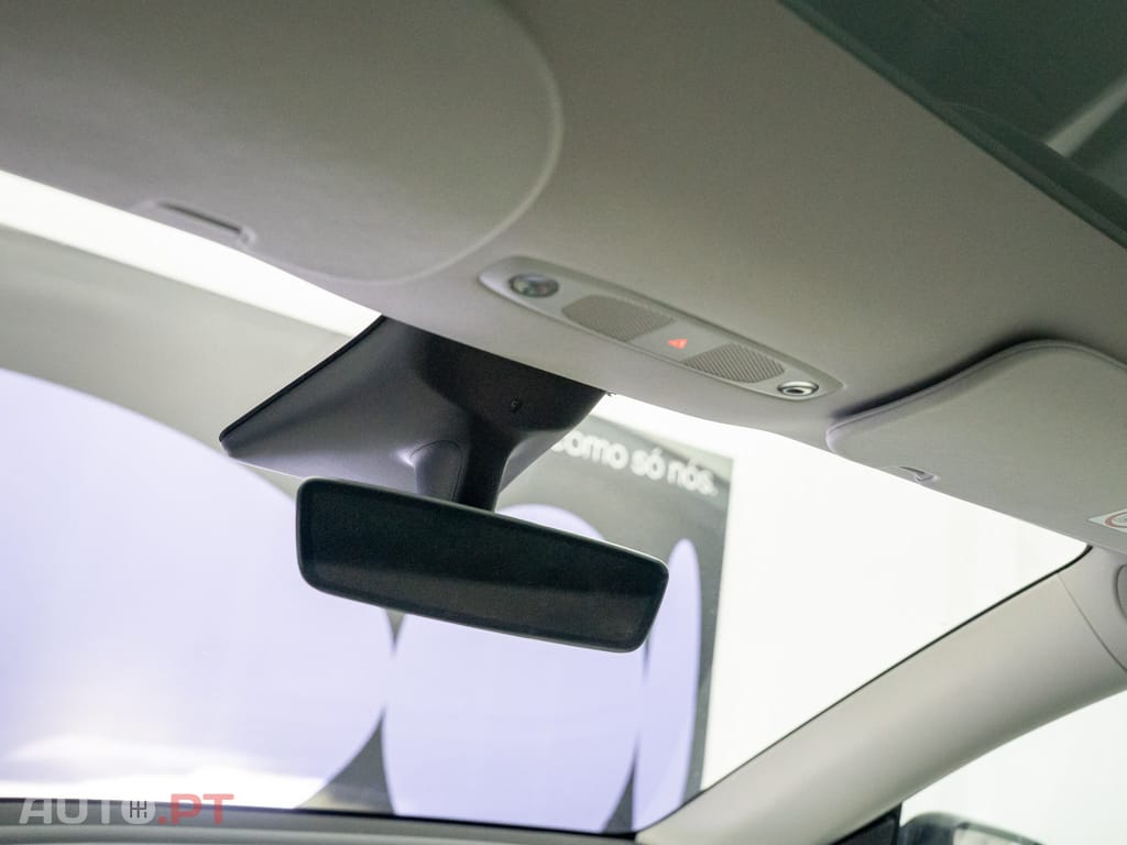 Tesla Model Y Long Range Tração Integral