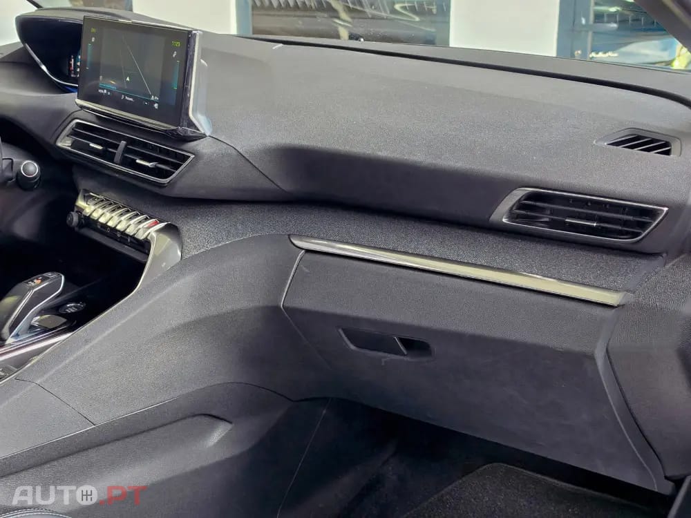 Peugeot 3008 1.6 Hybrid Allure e-EAT8