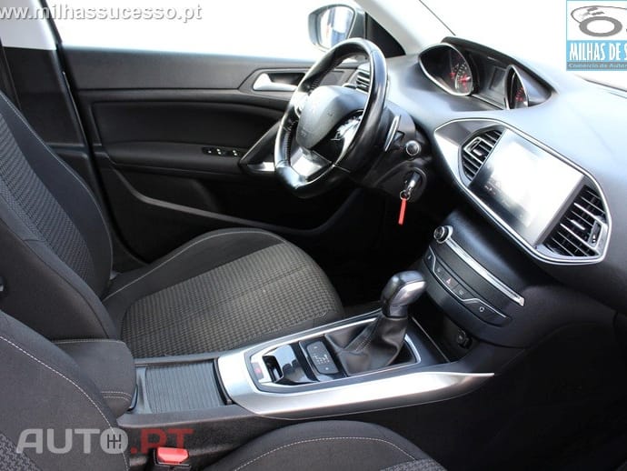 Peugeot 308 1.5 BlueHDI STYLE Aut. 131 CV