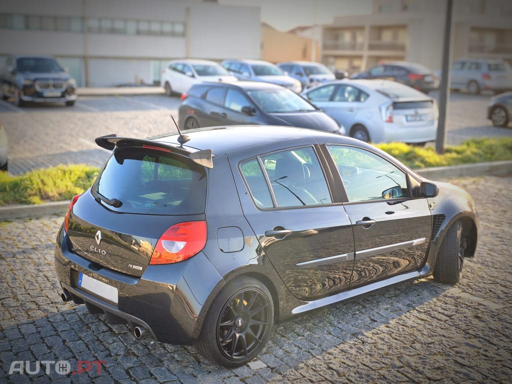 Renault Clio Dynamique S Look RS