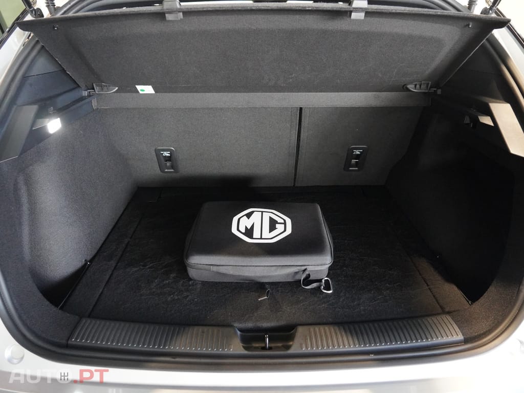 MG MG4 64 kWh Luxury