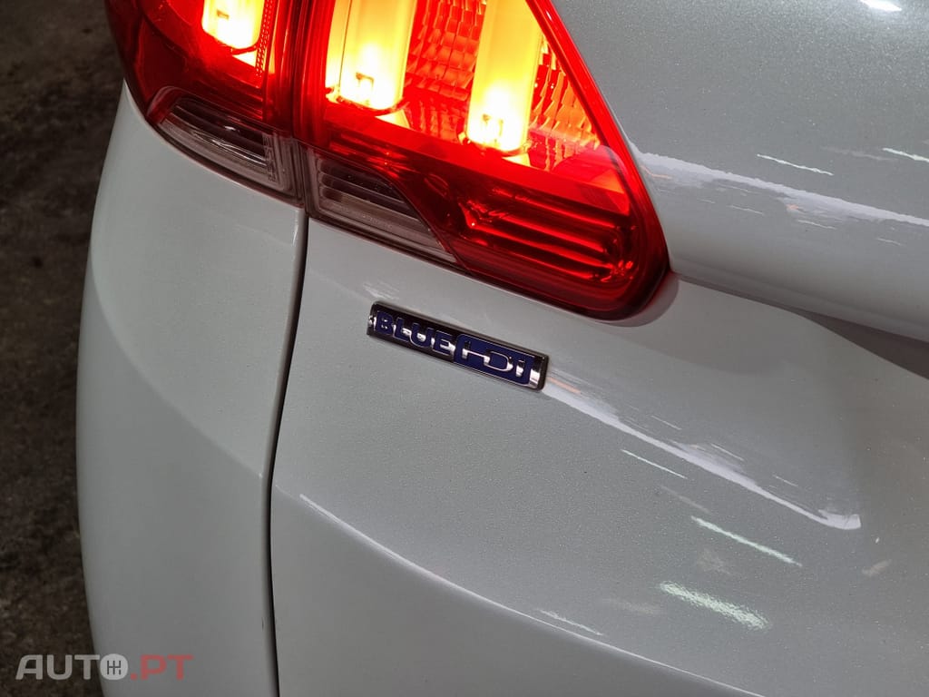 Peugeot 2008 1.6 BlueHDi Allure