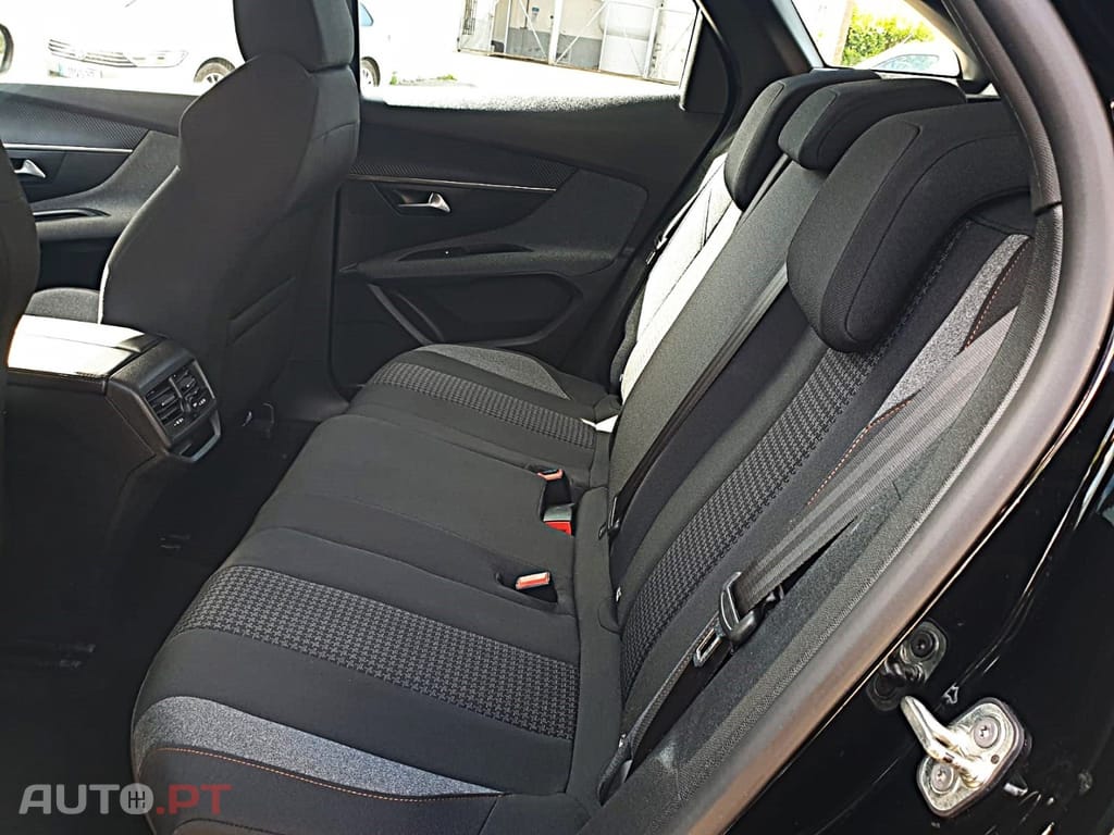 Peugeot 3008 1.5 BlueHDi Active Pack