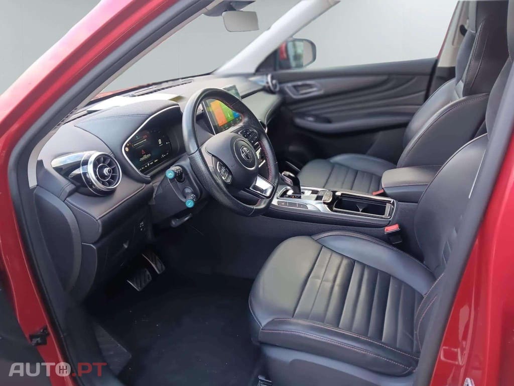 MG EHS LUXURY PHEV