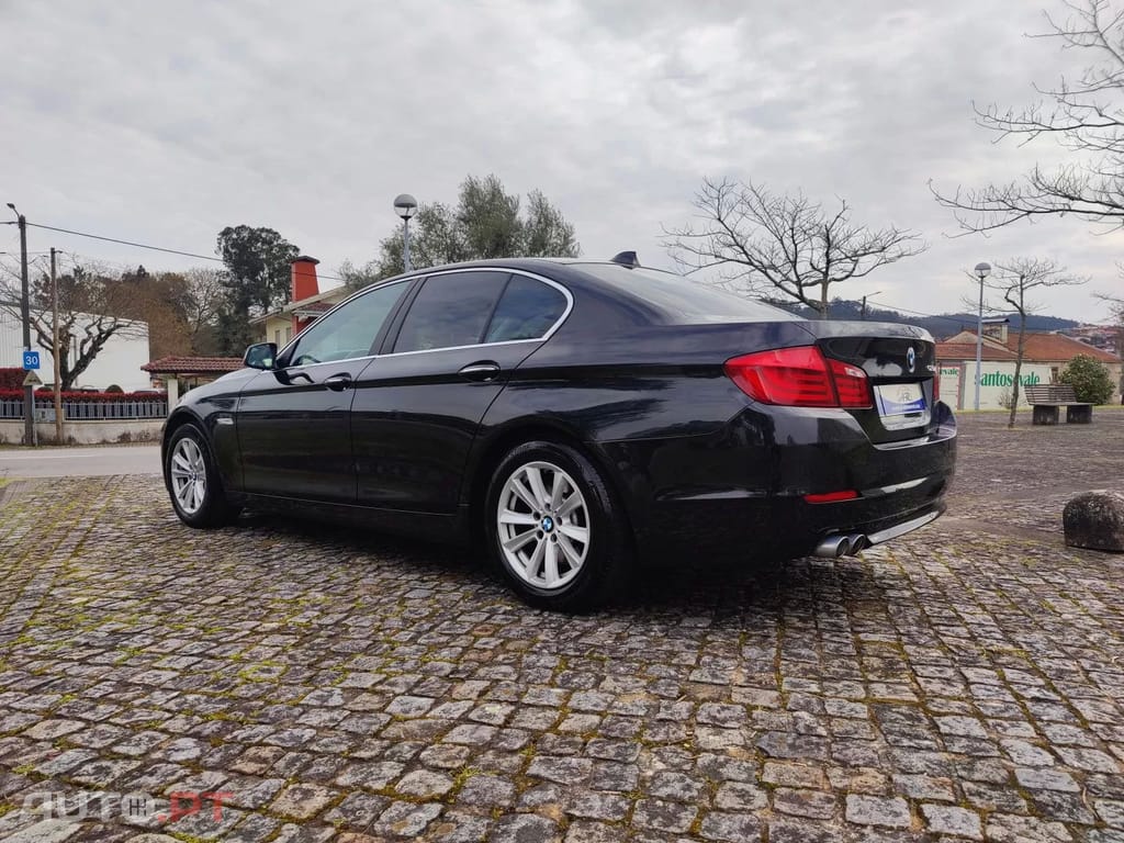 BMW 520 d Line Luxury Auto — fotografia 4