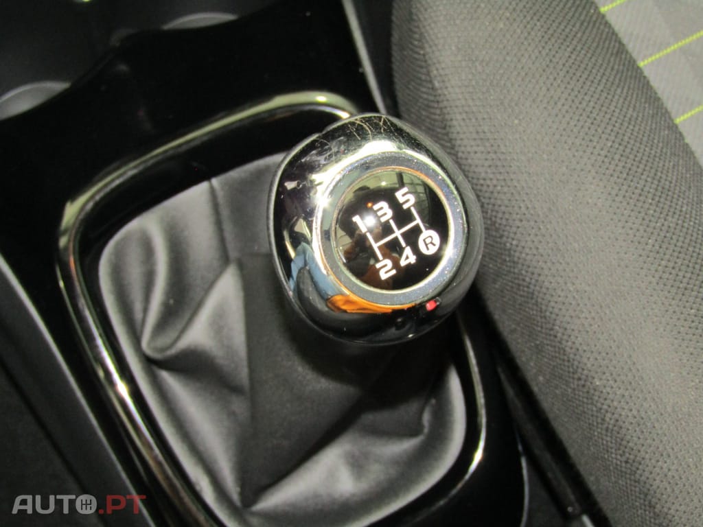 Peugeot 108 1.0 VTi Style