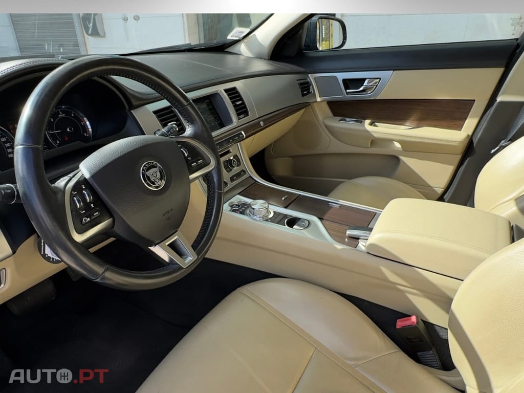 Jaguar XF 2.2 D Luxury
