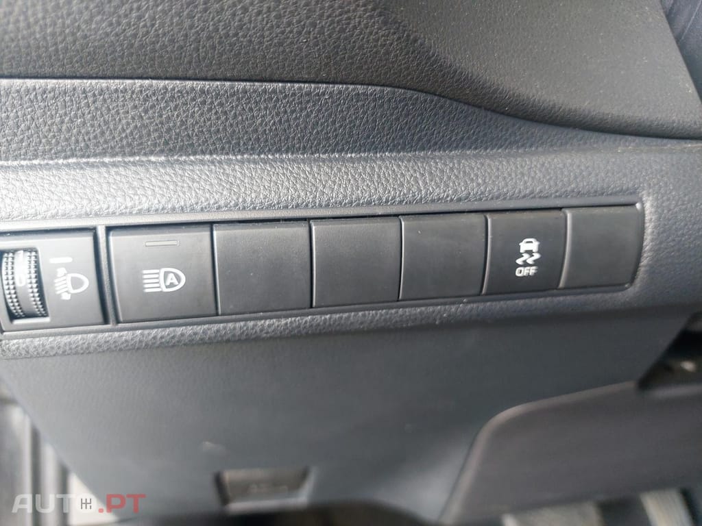 Toyota Corolla 1.8 Hybrid Comfort — fotografia 20