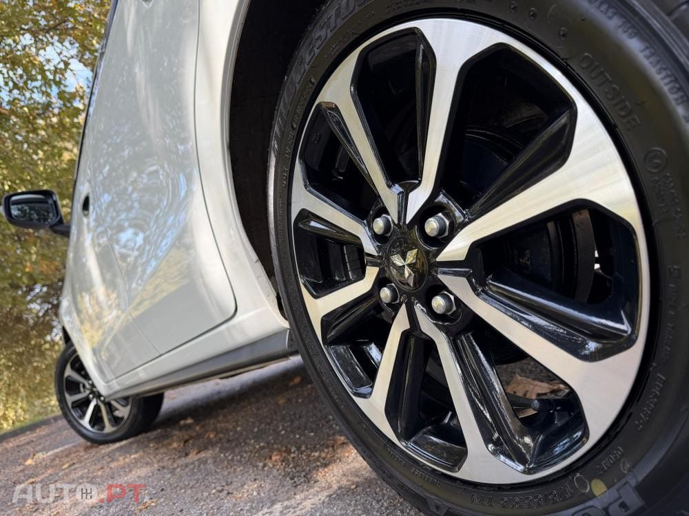 Mitsubishi Space Star 1.2 Intense Connect Edition