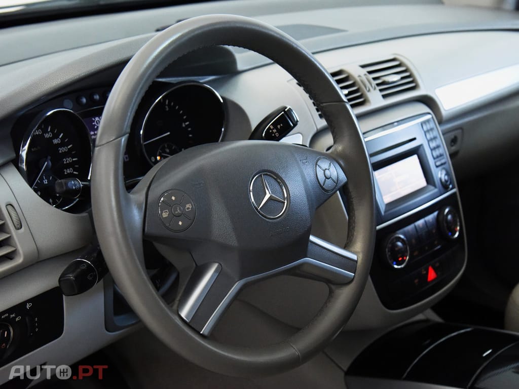 Mercedes-Benz R 320 CDi 4-Matic