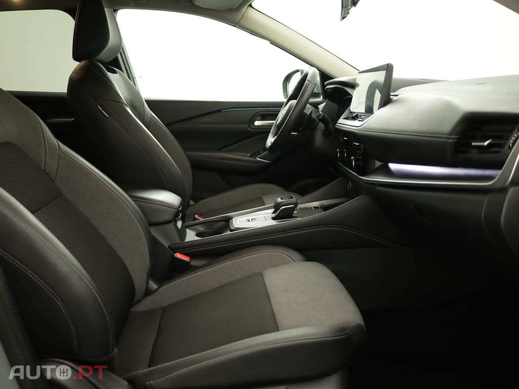 Nissan Qashqai Qashqai 1.3 DIG-T N-Connecta LED Xtronic