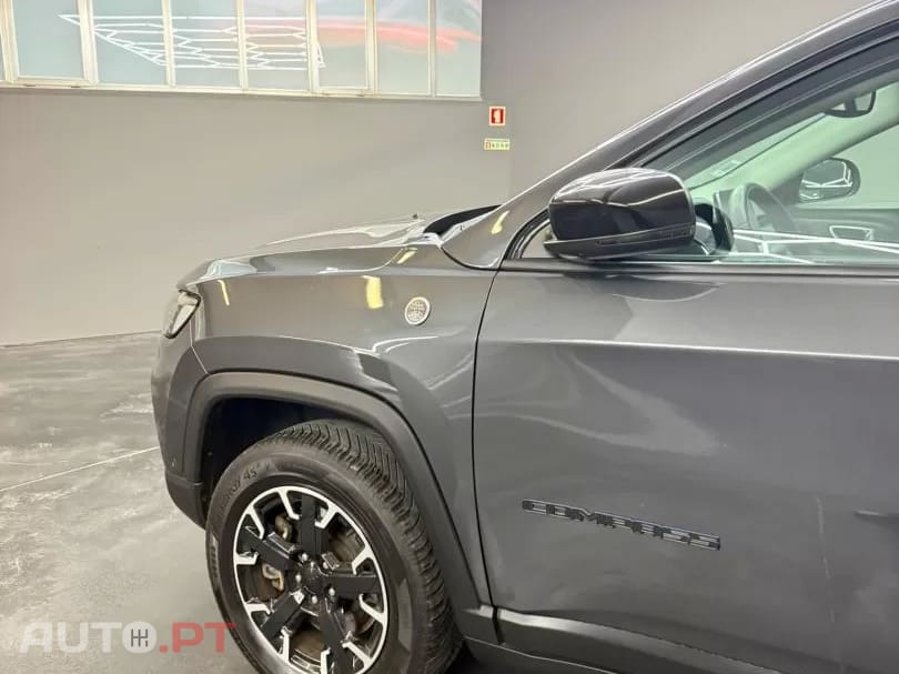 Jeep Compass 1.3 TG Trailhawk