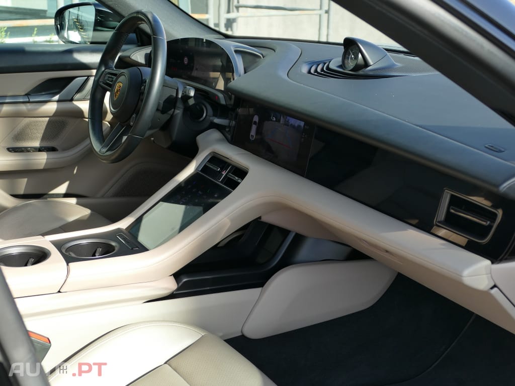 Porsche Taycan 4S