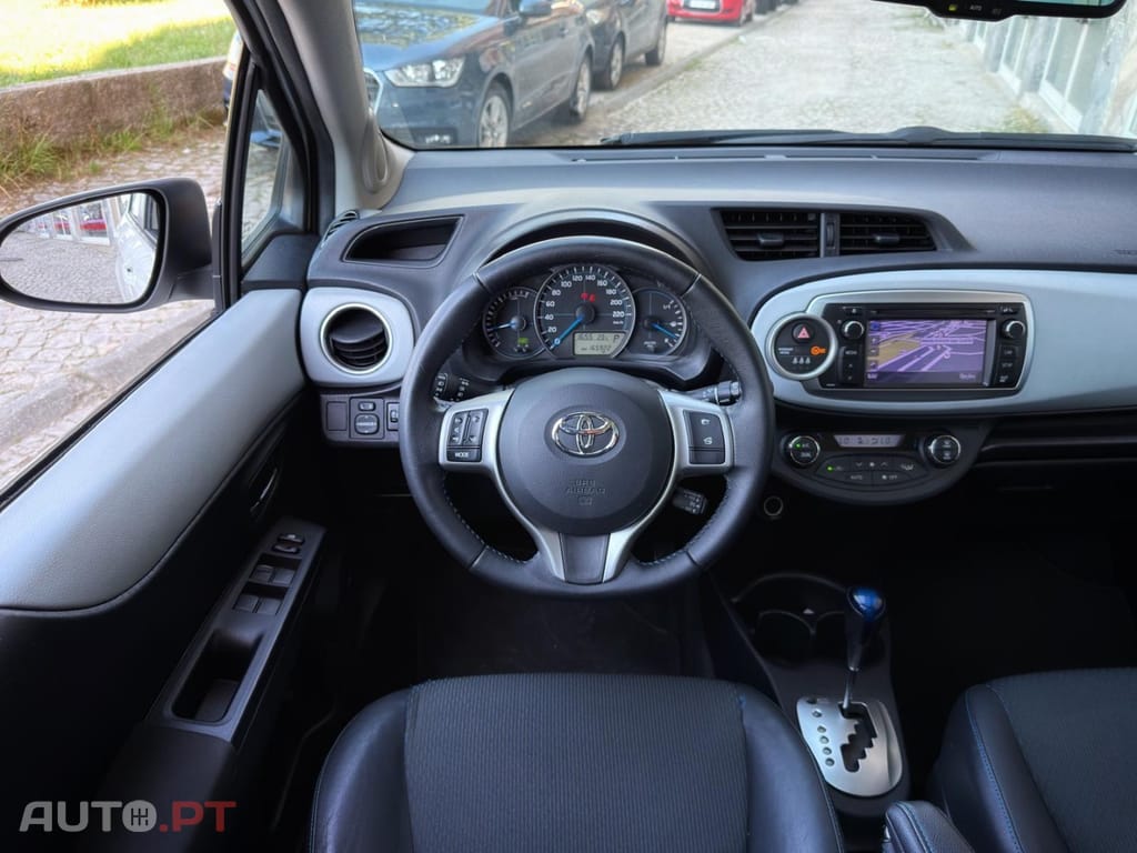 Toyota Yaris 1.5 HSD Comfort +P.Style+Navi