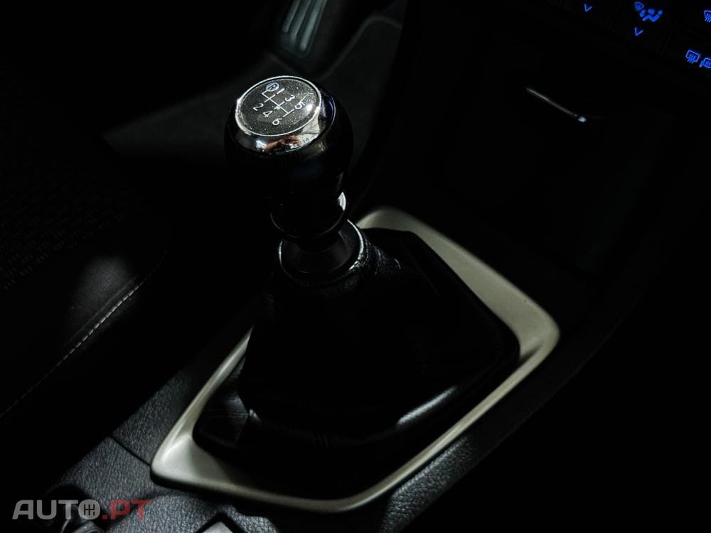 Toyota Corolla 1.4 D-4D Exclusive +Navi MM