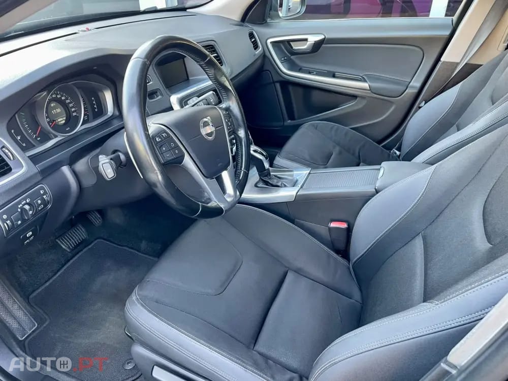 Volvo V60 1.6 D2 Drive Momentum Powershift Start/Stop