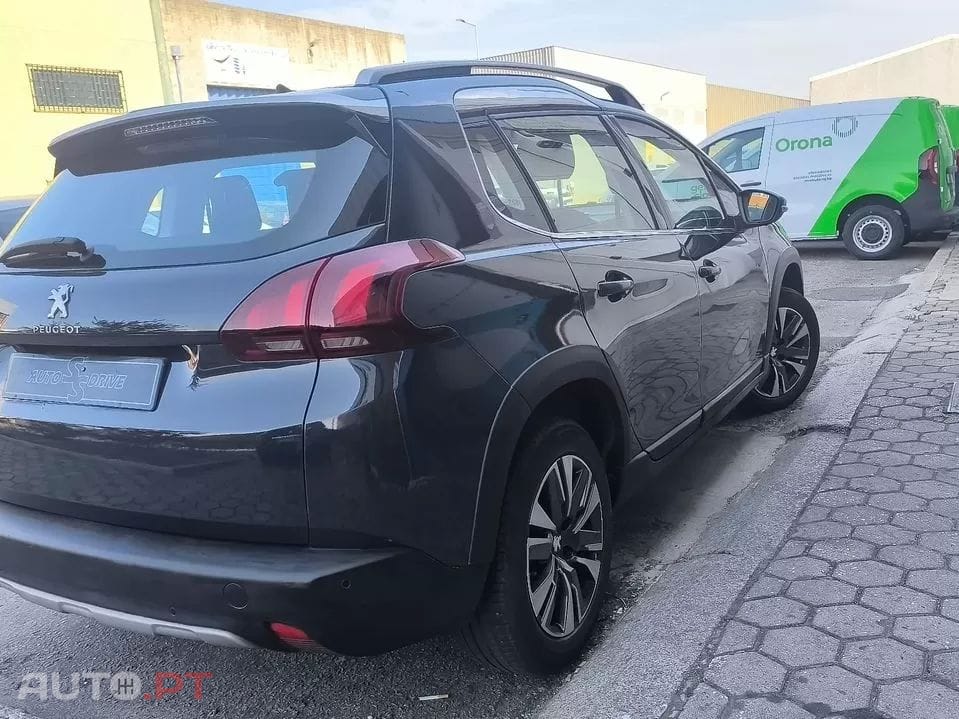 Peugeot 2008 1.2 PureTech Allure EAT6