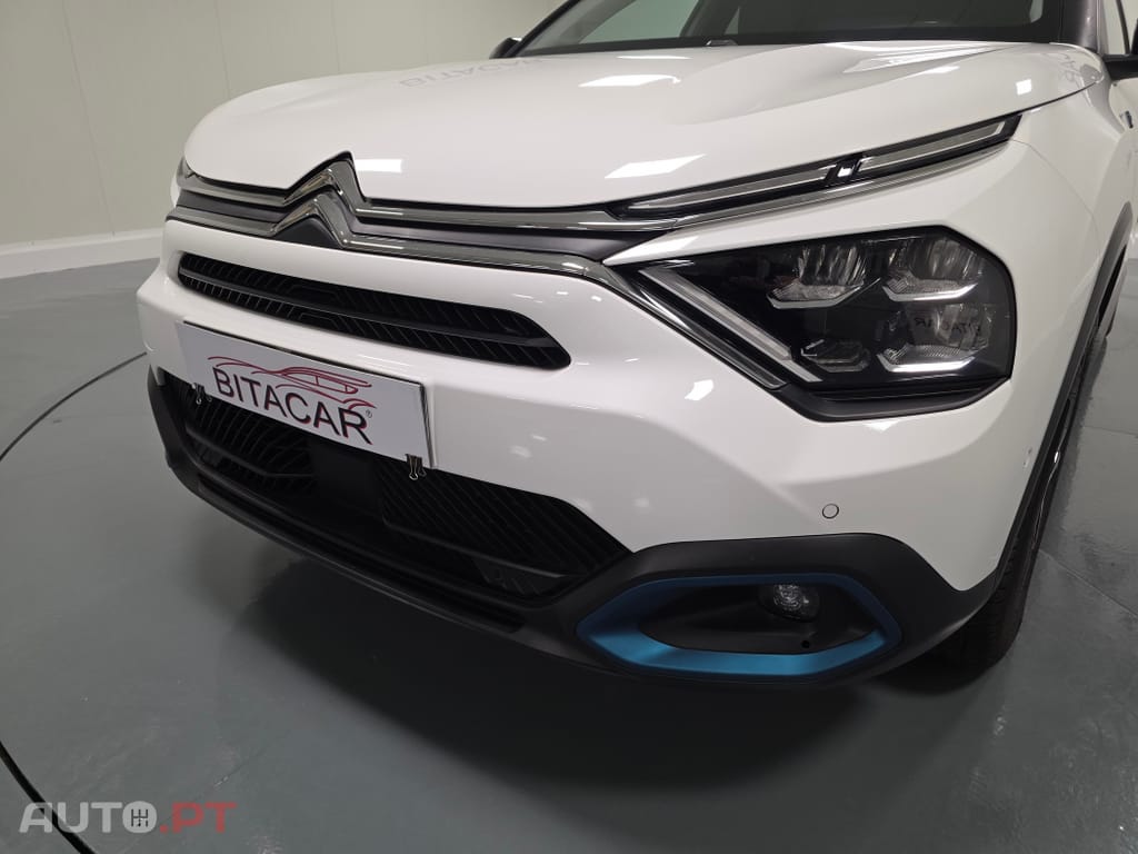 Citroën e-C4 50 kWh Shine — fotografia 37