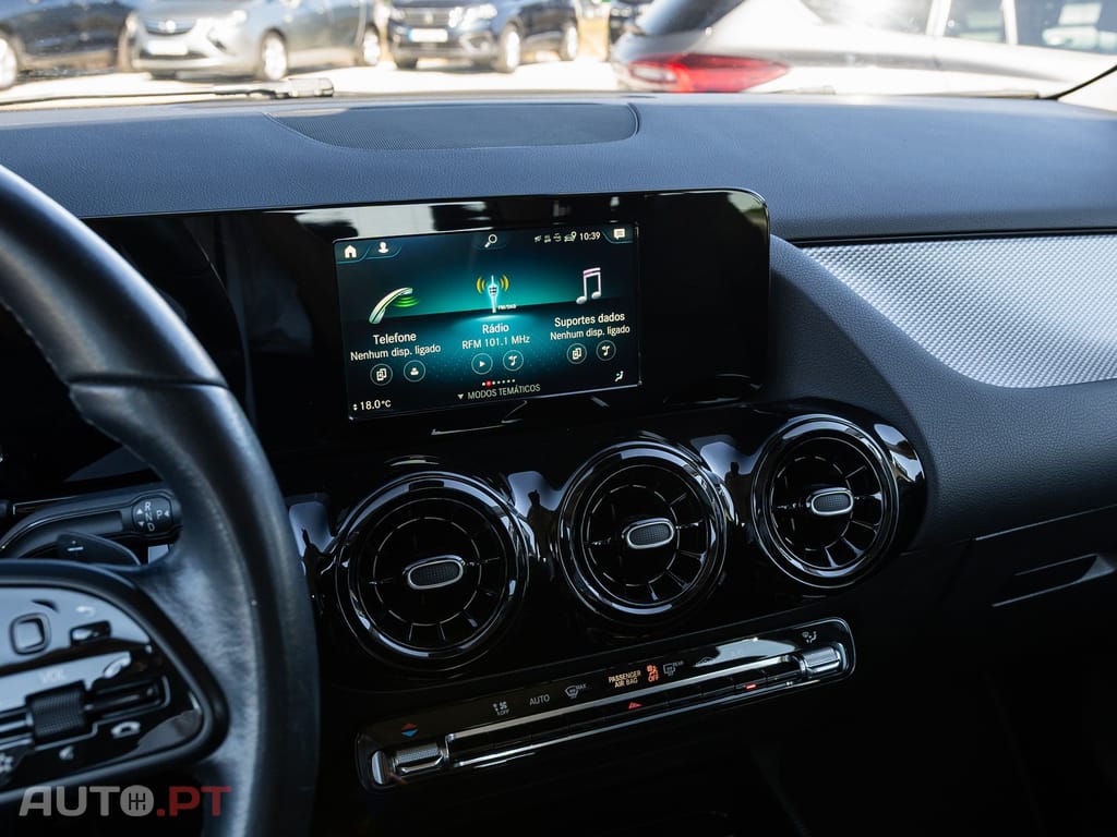 Mercedes-Benz GLA 180 d — fotografia 18