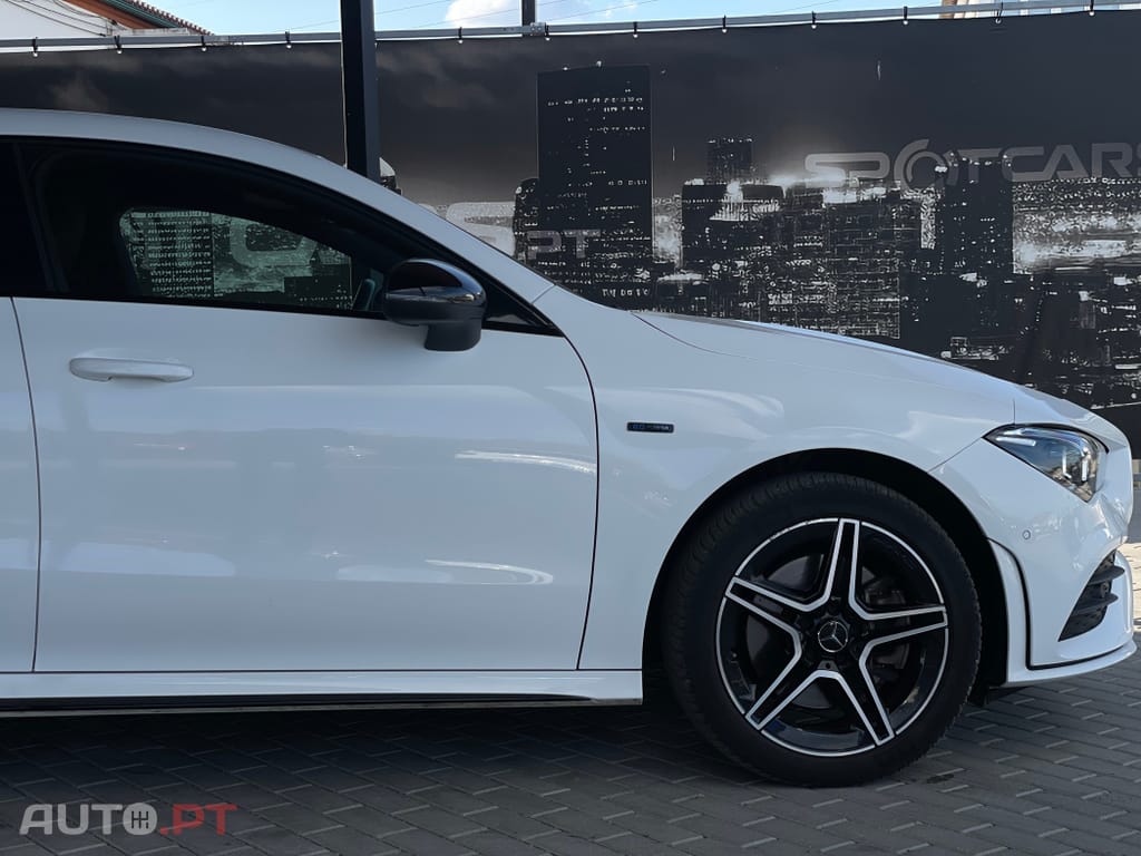Mercedes-Benz CLA 250 e Shooting Brake AMG Line